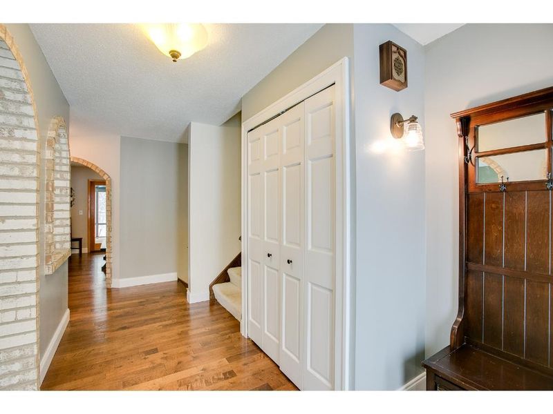 7637 W 85th St, Bloomington, MN 55438