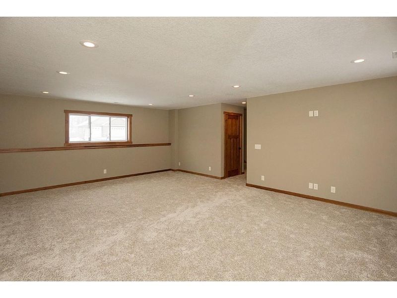 261 W Cemetery Rd, River Falls, WI 54022
