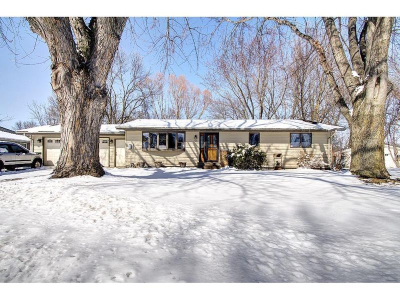 705 W Circle Dr, Montgomery, MN 56069
