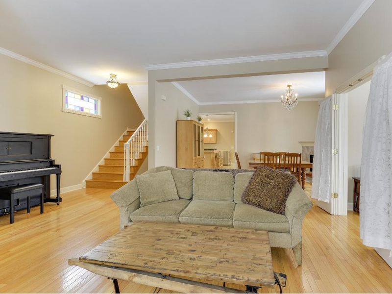 556 Selby Ave, Saint Paul, MN 55102