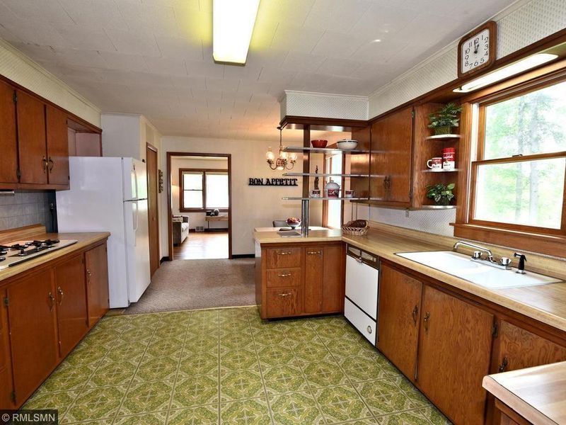 40002 Twin Bridges Ln, Bovey, MN 55709