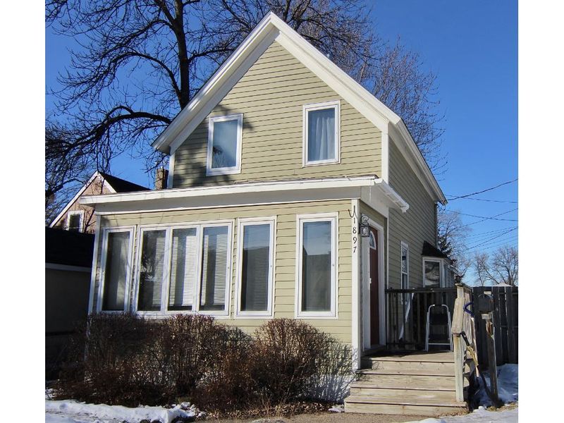 1897 Hewitt Ave, Saint Paul, MN 55104