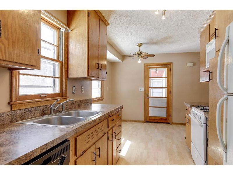 8825 Bryant Ave S, Bloomington, MN 55420