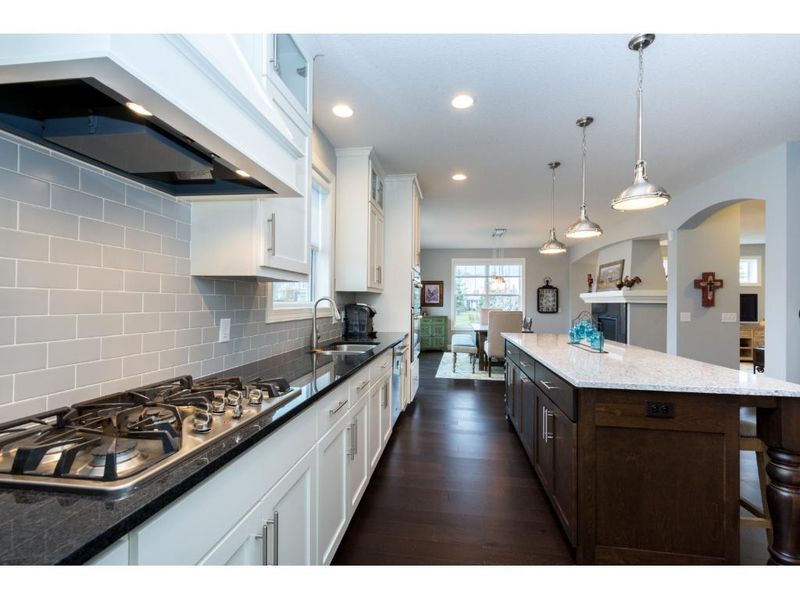 16631 Eagleview Dr, Lakeville, MN 55044