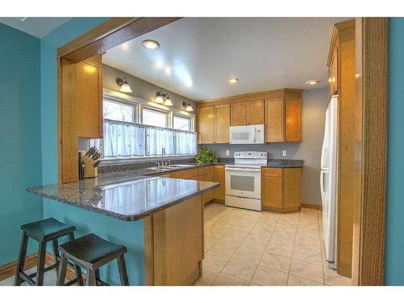 936 Birch St S, Cambridge, MN 55008