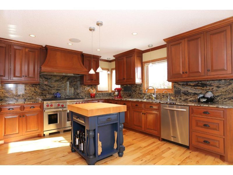 1901 Vernon Dr S, Minnetonka, MN 55305