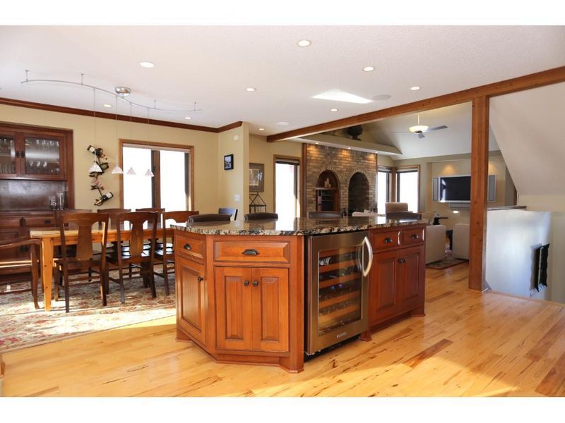 1901 Vernon Dr S, Minnetonka, MN 55305
