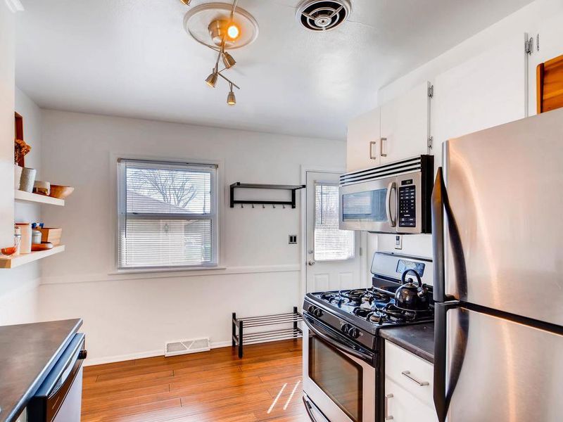 1431 Lancaster Ave, Saint Louis Park, MN 55426