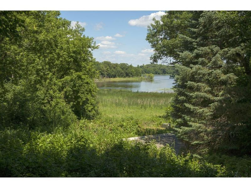 8539 Amsden Rd, Bloomington, MN 55438