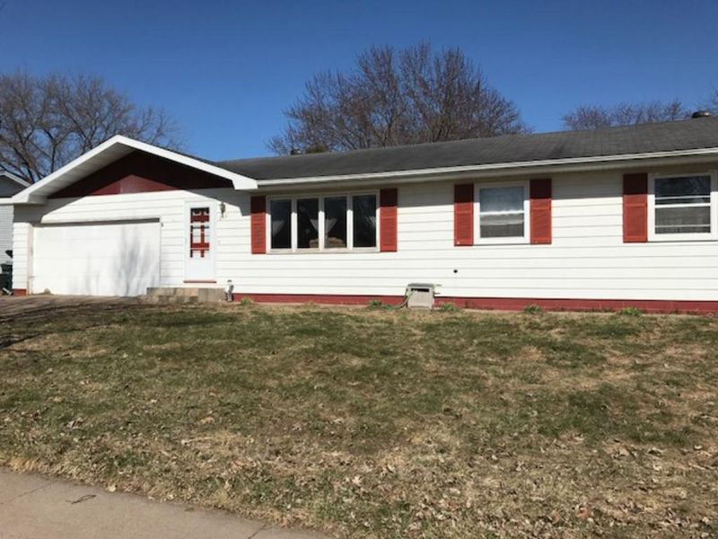 2531 Diane Ln, Eau Claire, WI 54703