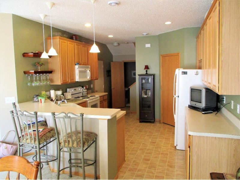 910 Willow Glen Dr, Buffalo, MN 55313