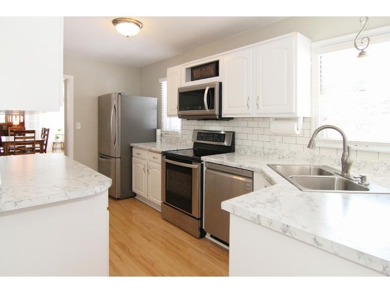 2210 7th St NW, New Brighton, MN 55112