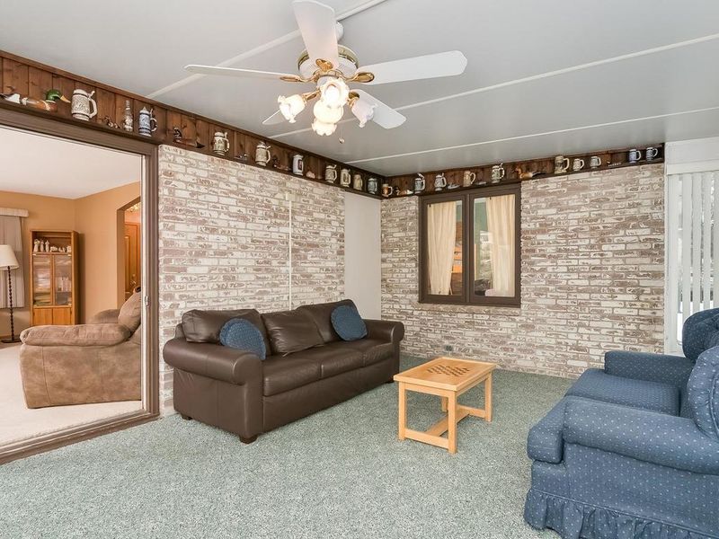 6727 Marilyn Dr, Maple Grove, MN 55369