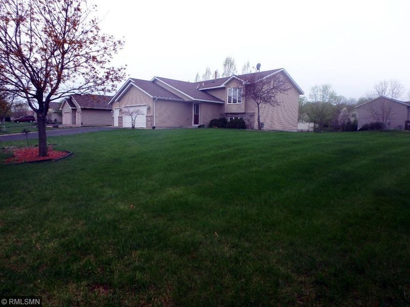 630 Griffin St, Carver, MN 55315