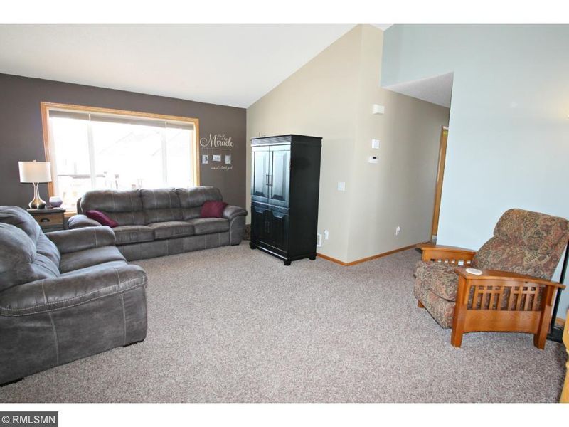 10295 31st Pl NE, Saint Michael, MN 55376