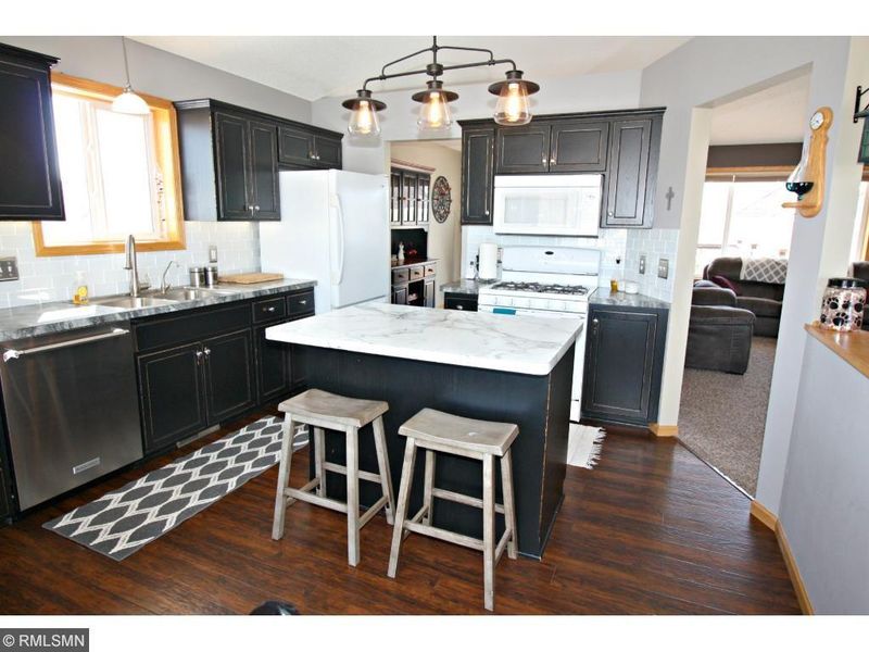 10295 31st Pl NE, Saint Michael, MN 55376