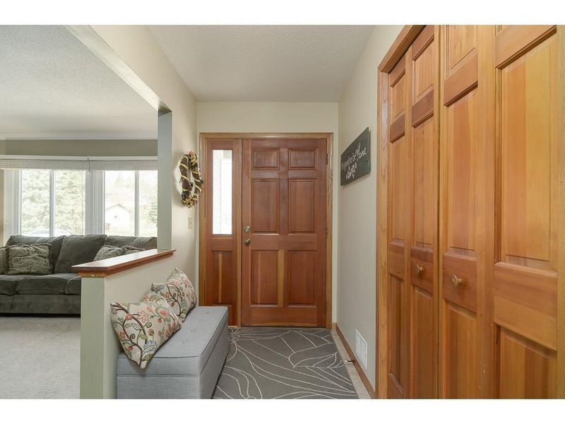 10333 York Ln, Bloomington, MN 55431