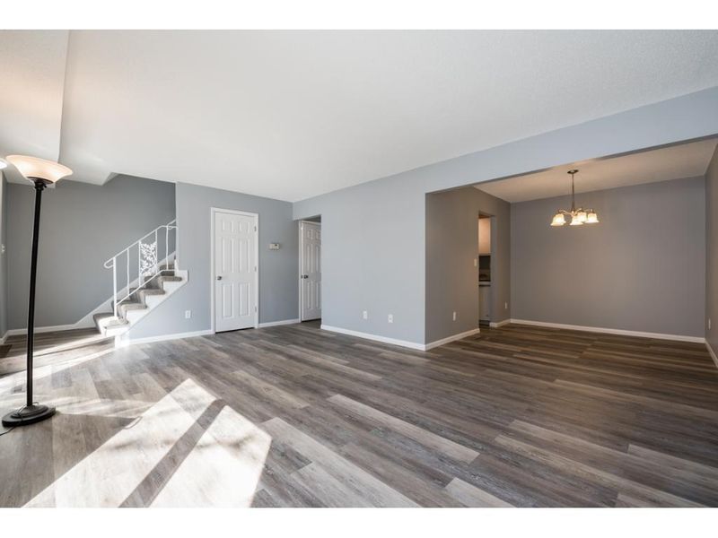 1256 Landmark Trl S, Hopkins, MN 55343
