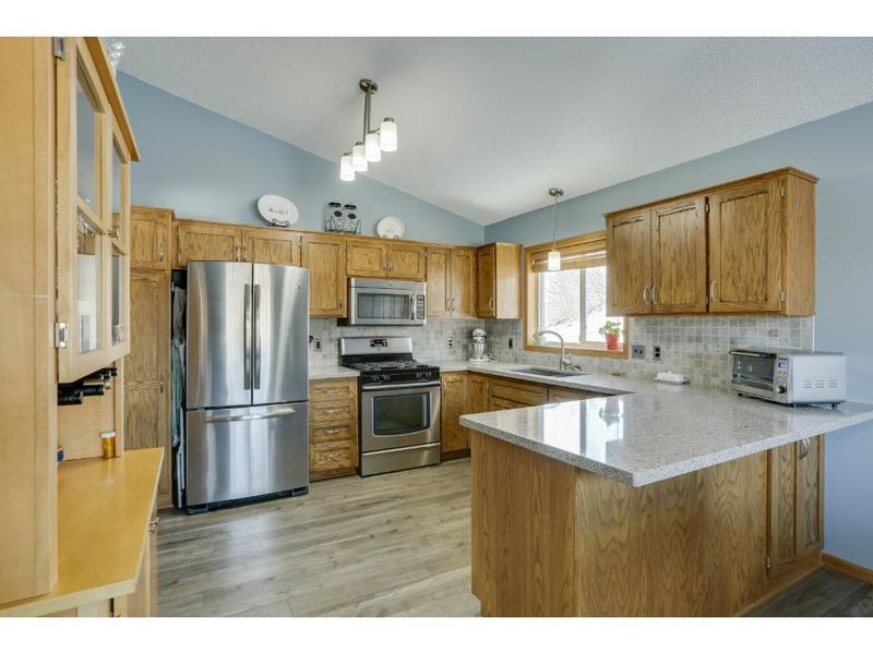 9153 Yates Bay Ct N, Brooklyn Park, MN 55443