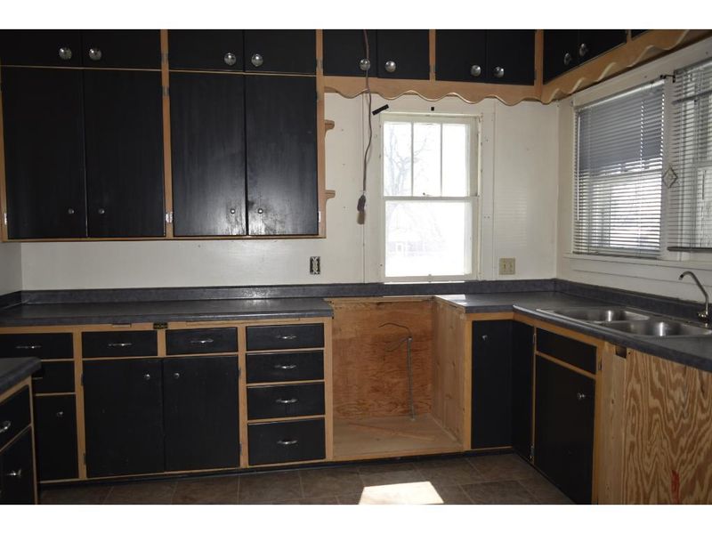 808 1st Ave, Gibbon, MN 55335