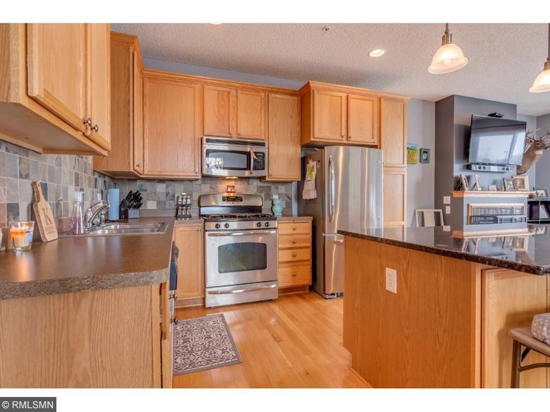 4725 Victor Pa #2, Hugo, MN 55038