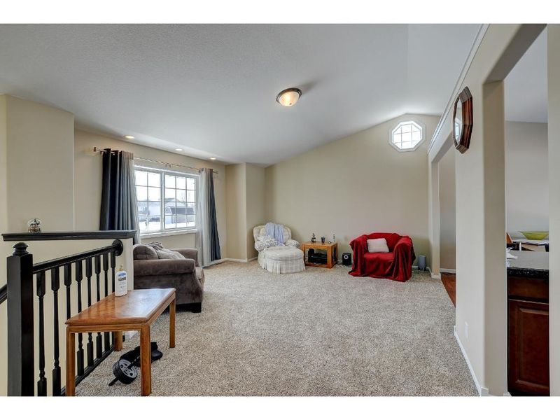 301 Hogan Dr, Montrose, MN 55363