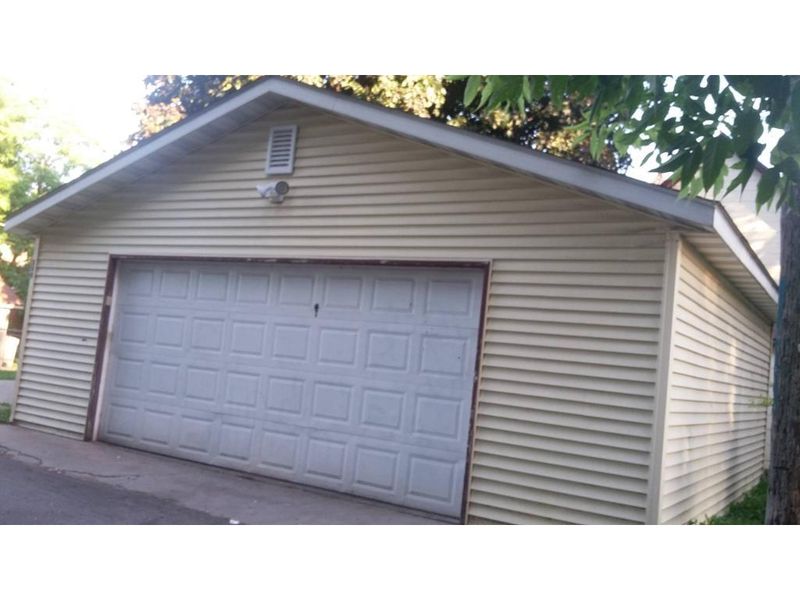 899 Charles Ave, Saint Paul, MN 55104