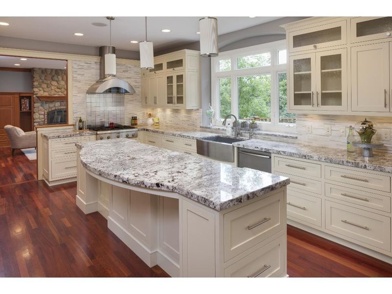 13925 Emerald Rg, Minnetonka, MN 55305