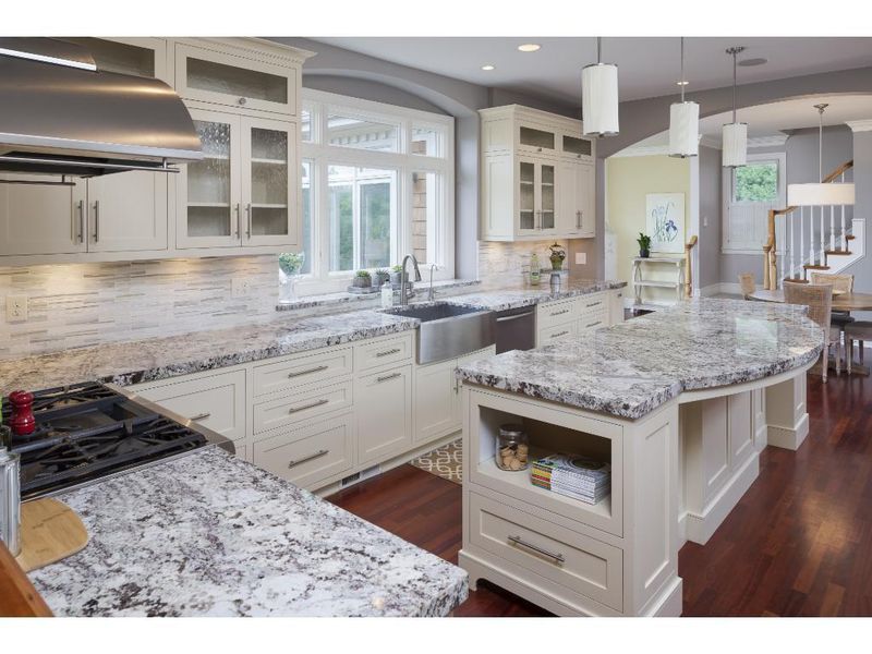 13925 Emerald Rg, Minnetonka, MN 55305