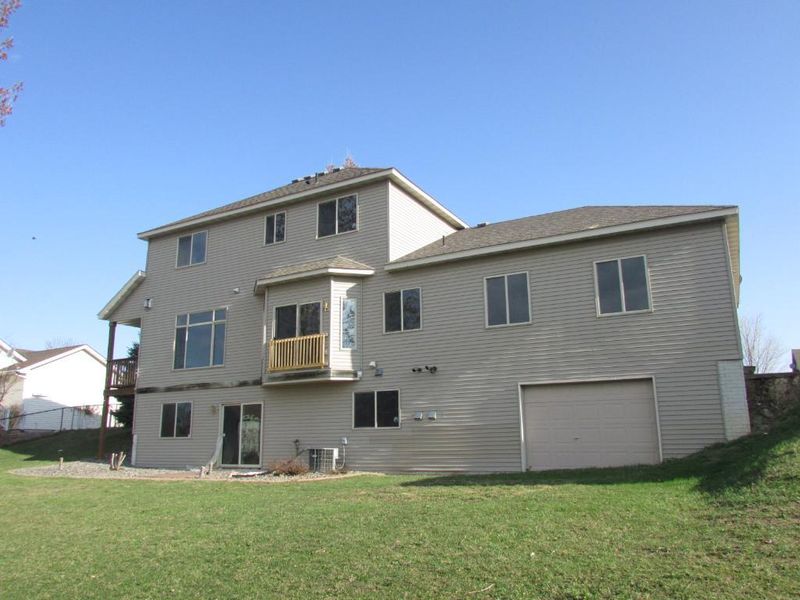 2300 Meadow Dr, Buffalo, MN 55313