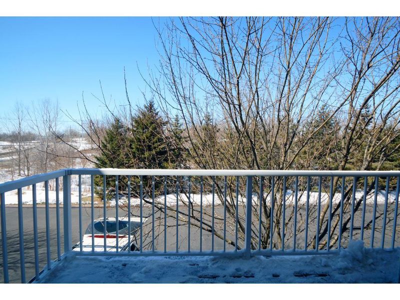 1555 County Road D E #C, Maplewood, MN 55109