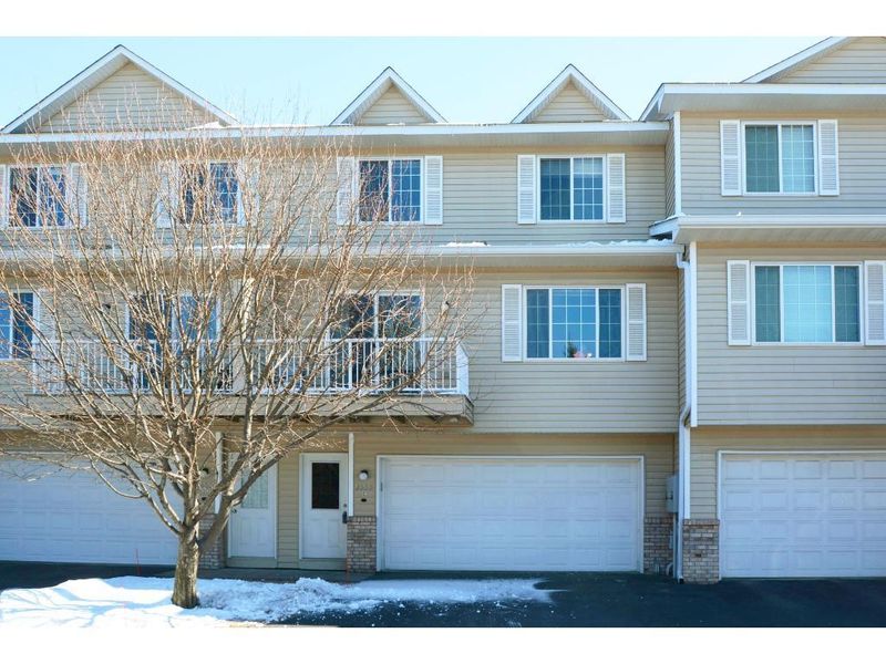 1555 County Road D E #C, Maplewood, MN 55109