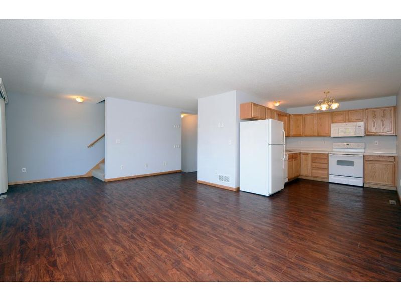 1555 County Road D E #C, Maplewood, MN 55109