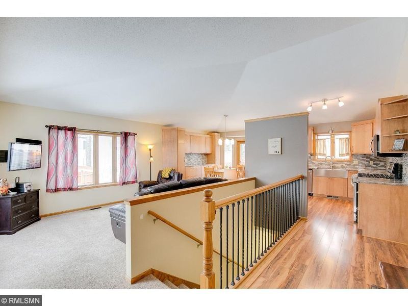 619 Acorn Cir SW, Saint Michael, MN 55376