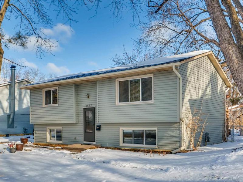 2651 15th Ave E, Maplewood, MN 55109