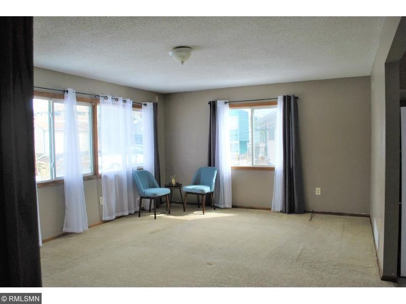 2234 E Beech St E, Saint Paul, MN 55119