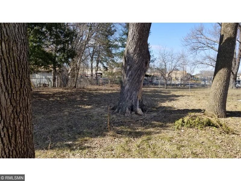 229 Emerson St N, Cambridge, MN 55008