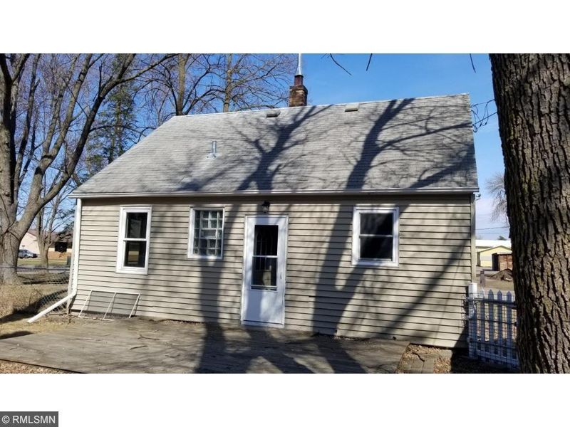 229 Emerson St N, Cambridge, MN 55008