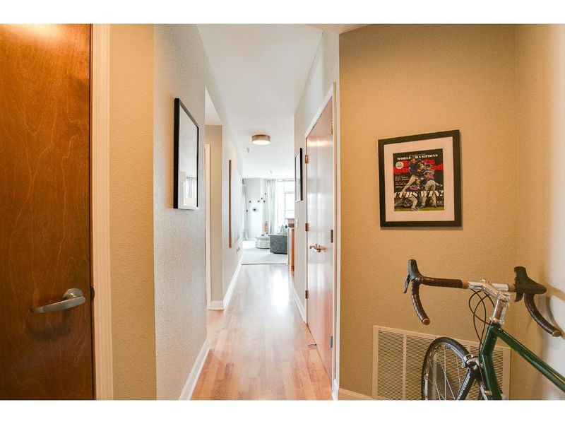 310 E 18th St #203, Minneapolis, MN 55404