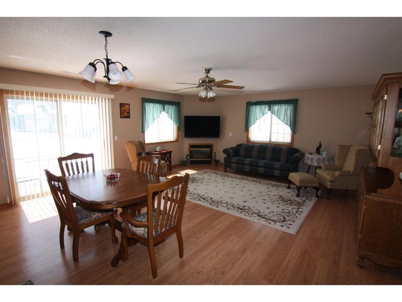 680 Monn Ave, Vadnais Heights, MN 55127