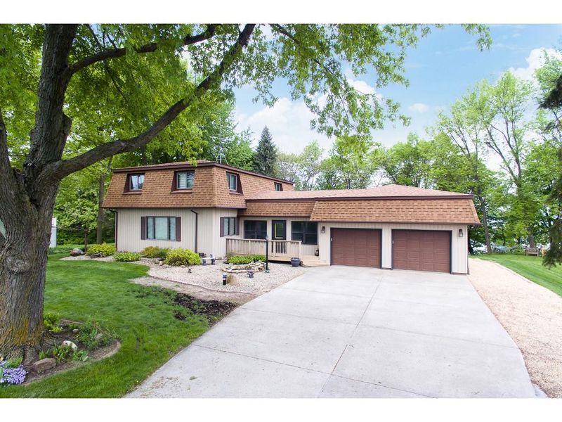 6919 Garfield Trl, Faribault, MN 55021