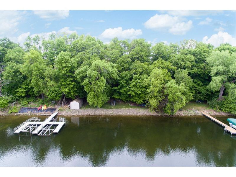 6919 Garfield Trl, Faribault, MN 55021
