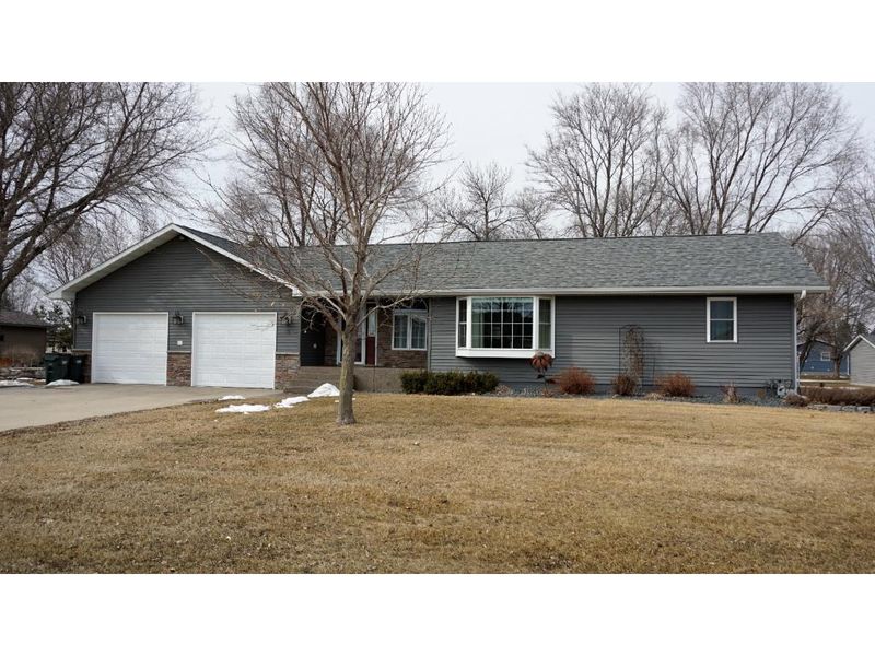 551 2nd St NW, Richmond, MN 56368