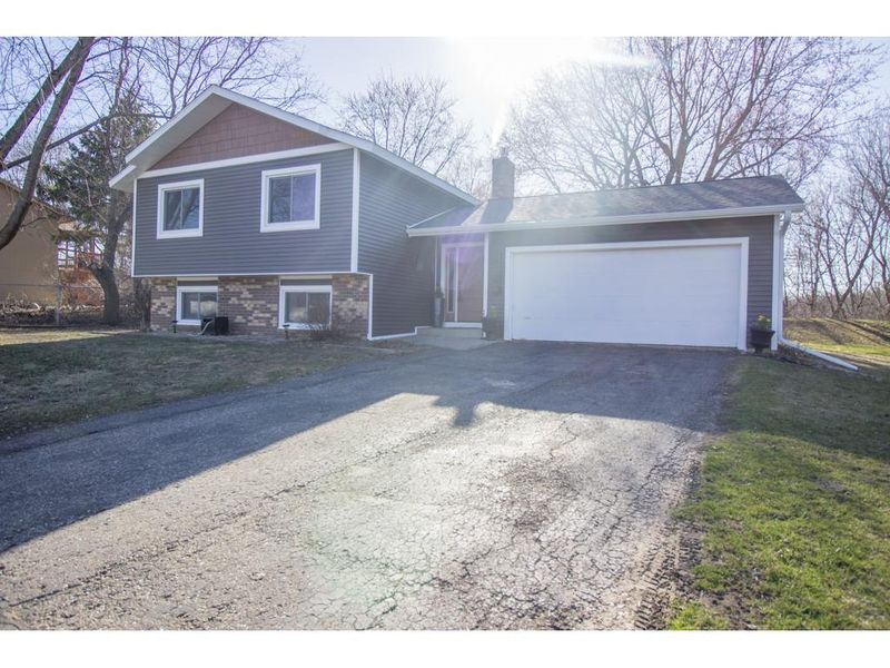 14332 Park Ave, Burnsville, MN 55337
