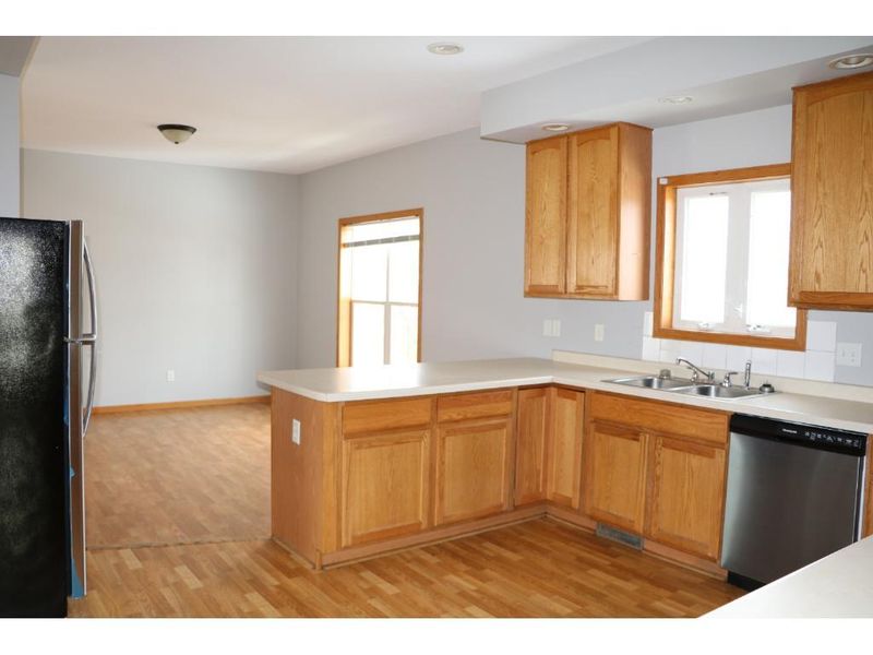 9137 Nevada Ave N, Brooklyn Park, MN 55445