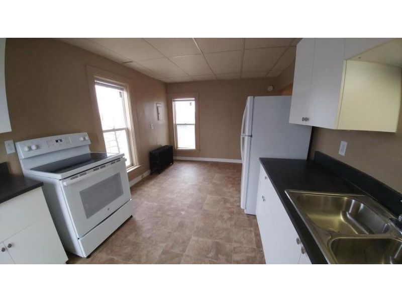 719 E 4th St, Monticello, MN 55362