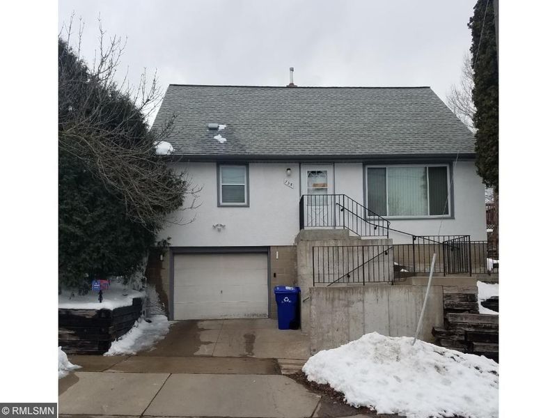 735 Bellows St, Saint Paul, MN 55107