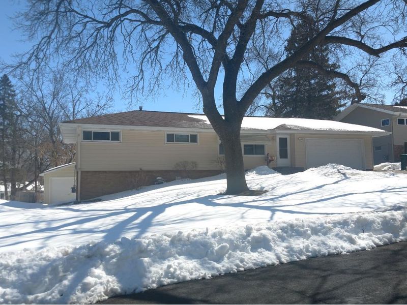 3542 Zealand Ave N, Crystal, MN 55427