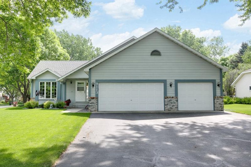 9113 Jarvis Ave S, Cottage Grove, MN 55016