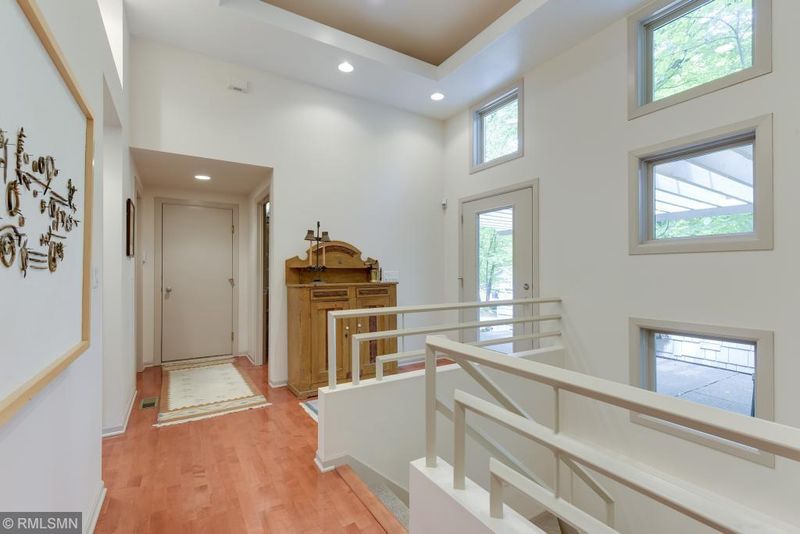 4805 Rustic Way, Excelsior, MN 55331
